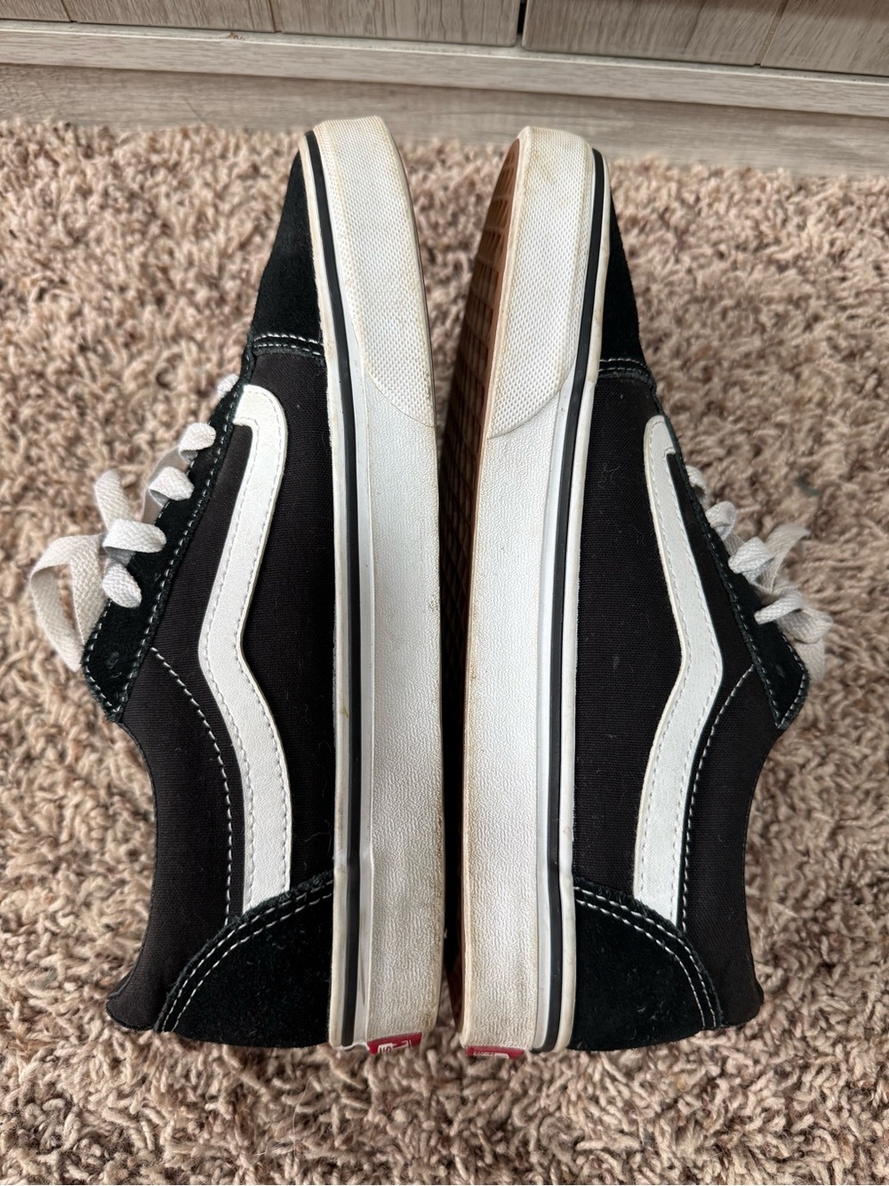 Vans ward Old Skool Black & White Suede Sneakers (9 ladies) unisex ok to - Picture 11 of 11